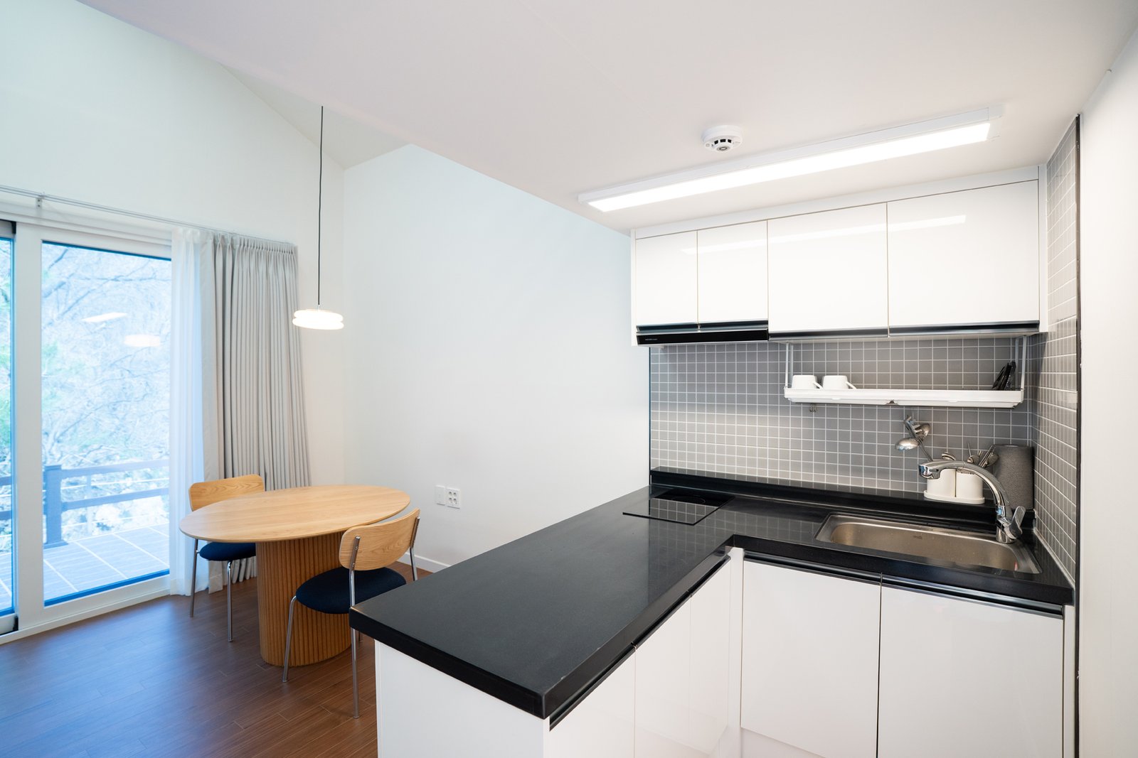 A동 주방 클로즈업