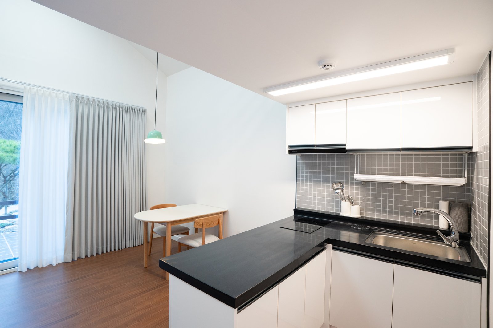 B동 주방 클로즈업