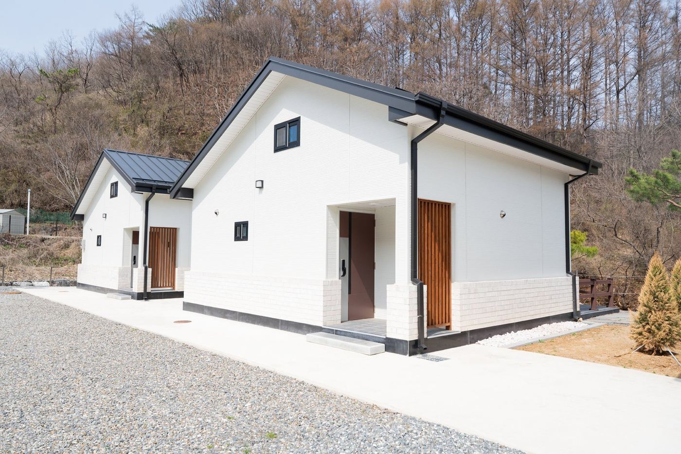 B동 건물 외관 측면