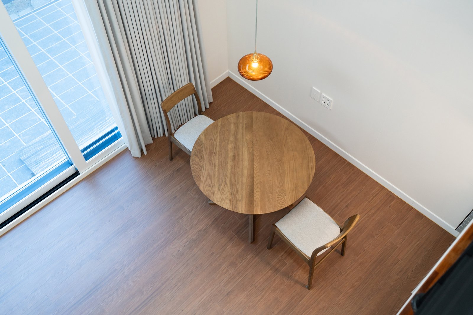 C동 거실 복층 식탁