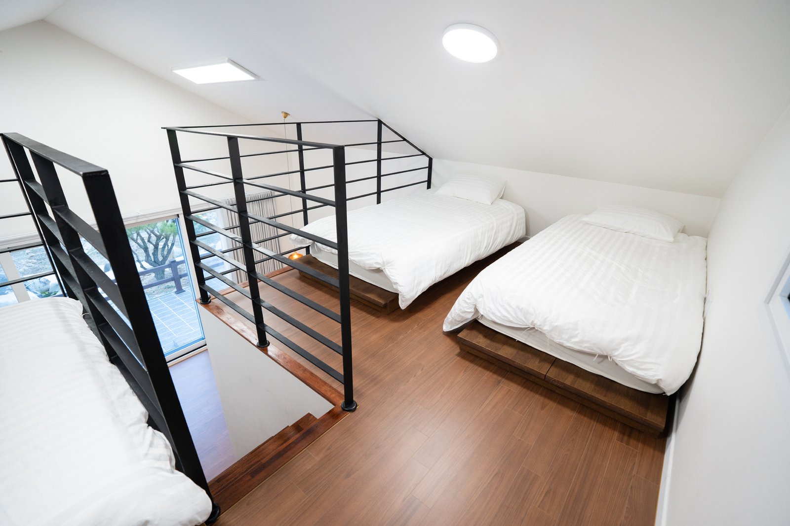 C동 복층 침실 트윈베드